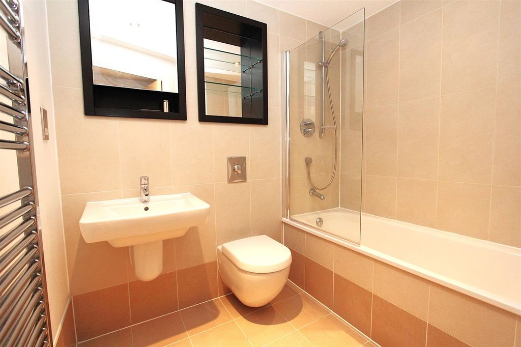 Property photo 2 of 6 Bath.Jpg