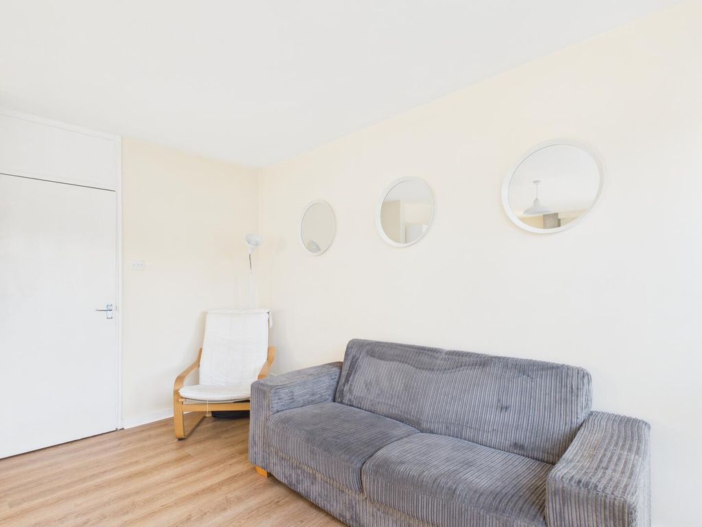 Property photo 2 of 9 Living Room