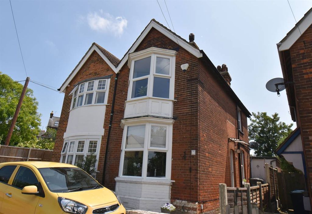 Property photo 1 of 15