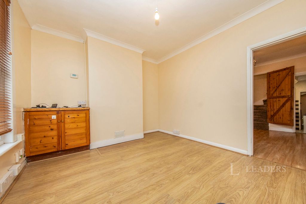 Property photo 2 of 9 Pbox-Img.Jpg