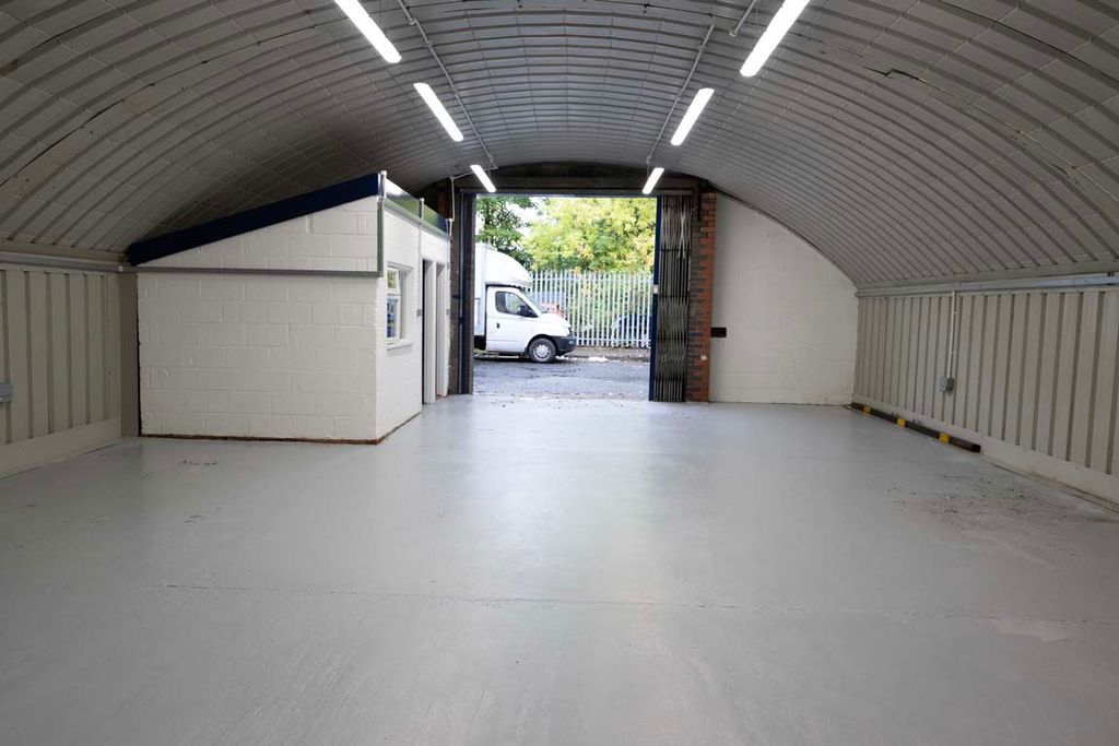 Property photo 1 of 5 An Empty Arch With White Lining