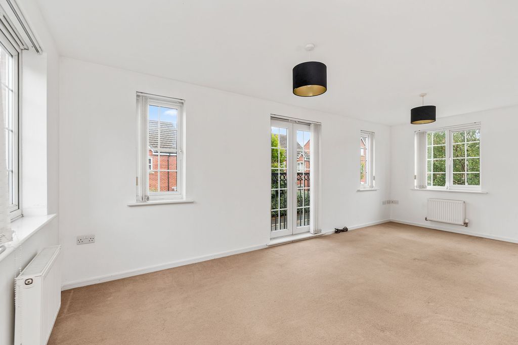 Property photo 3 of 34