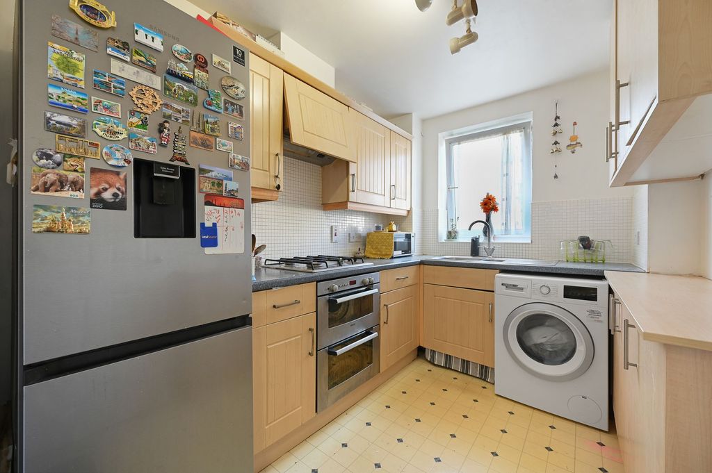 Property photo 3 of 11