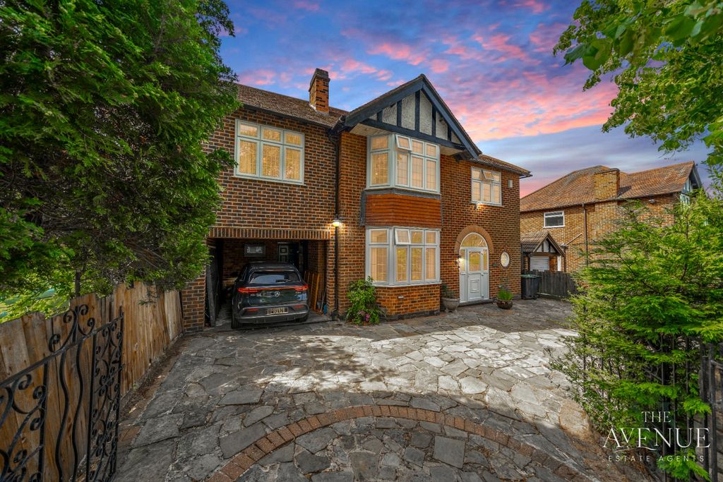 Property photo 1 of 44 4262870