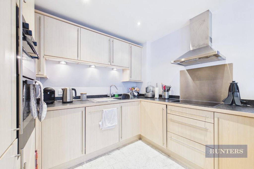 Property photo 2 of 12 Cam05152G0-Pr0526-Still010.Jpg