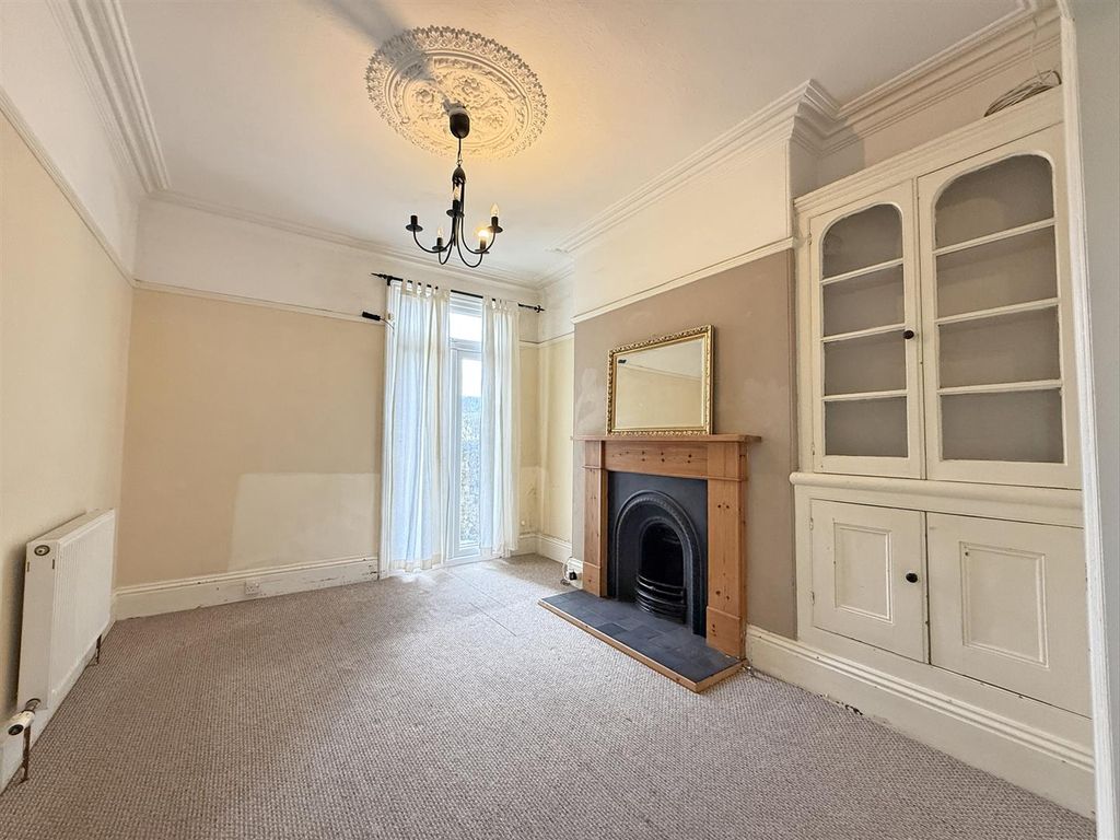 Property photo 3 of 12 Kingswood Park Avenue 46 - Dining Fp.Jpg