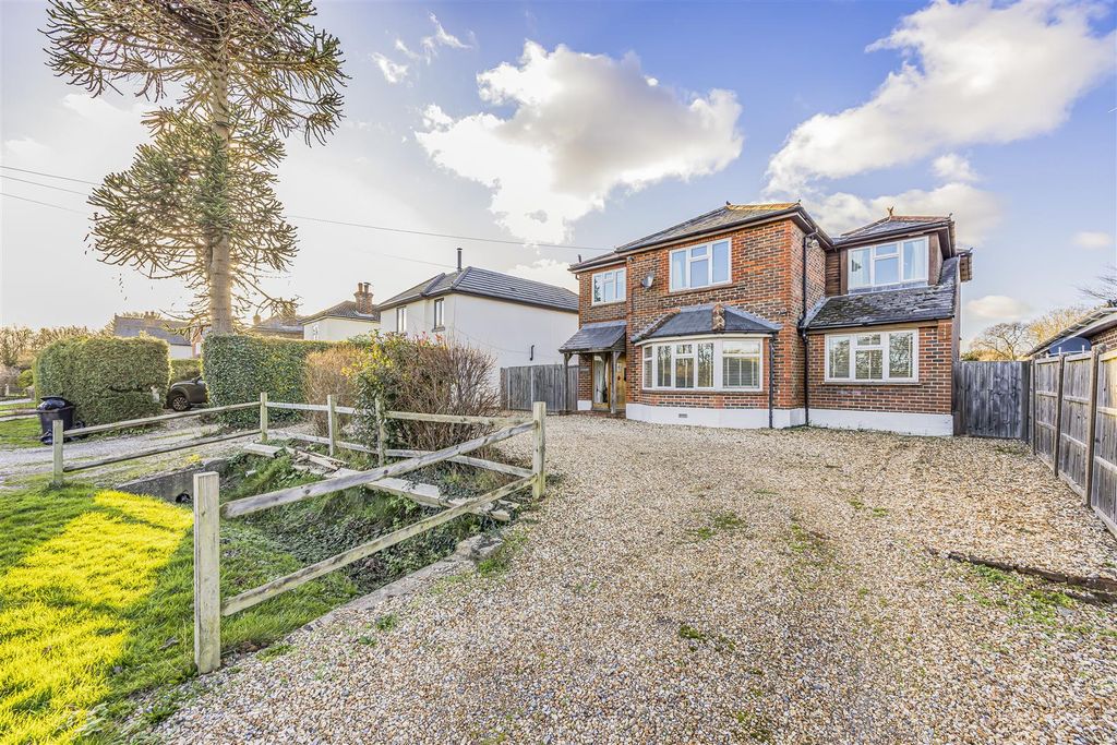 Property photo 1 of 33 Madakery, South Lane, Woodmancote-Porticomarketing