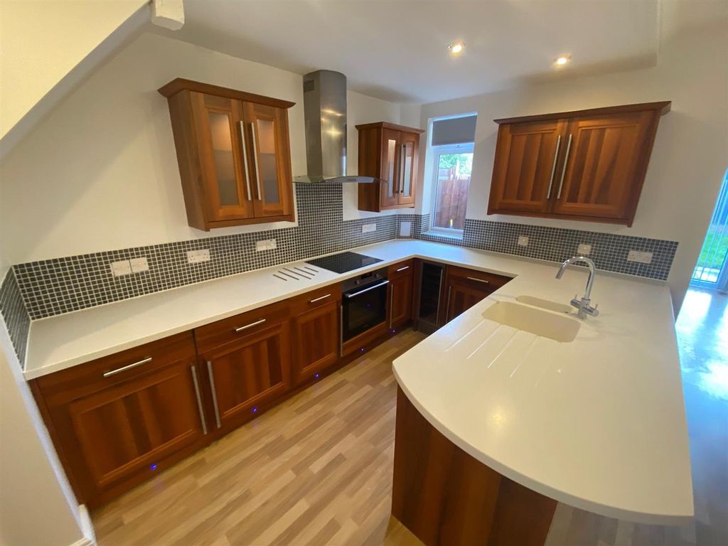Property photo 1 of 15 Kitchen.Jpg