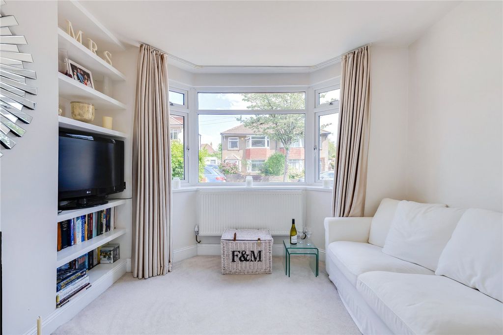 Property photo 3 of 33 Picture No. 28