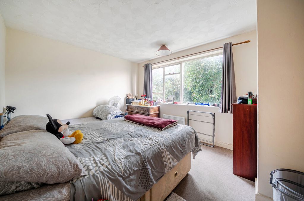 Property photo 3 of 8 1376196-5-690c8E2...