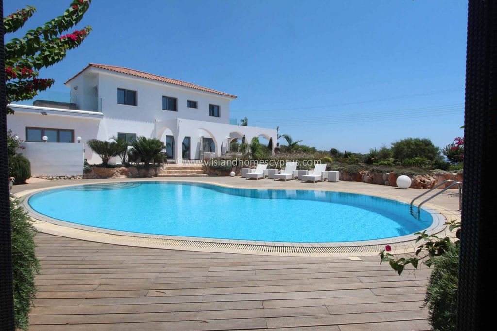 Property photo 3 of 35