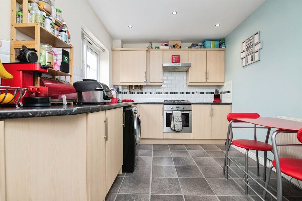 Property photo 3 of 11