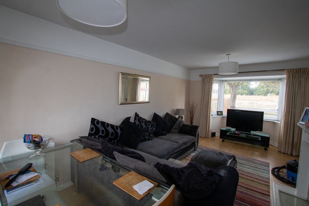 Property photo 2 of 21