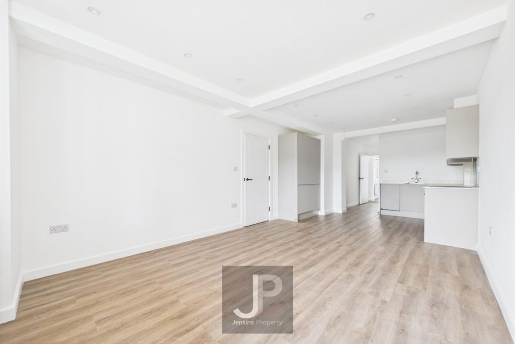 Property photo 2 of 20 Cam01632G0-Pr0203-Still073.Jpg