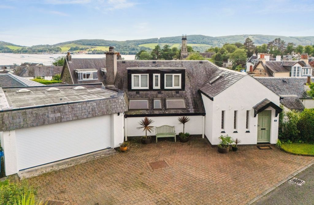 Property photo 2 of 40