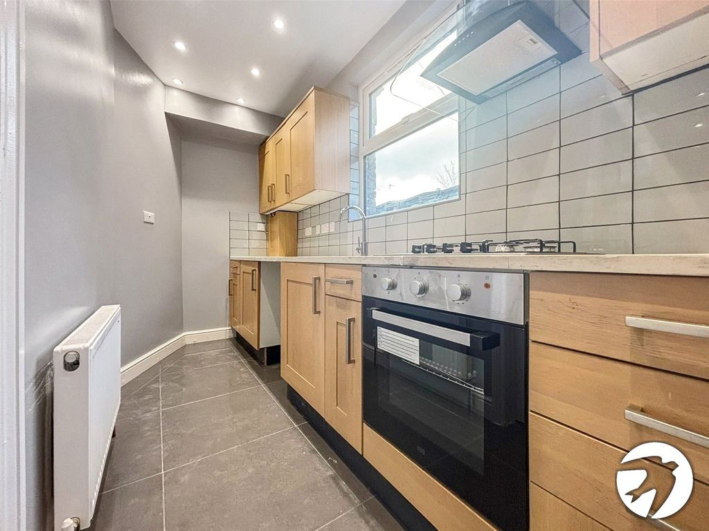 Property photo 1 of 7 Kitchen