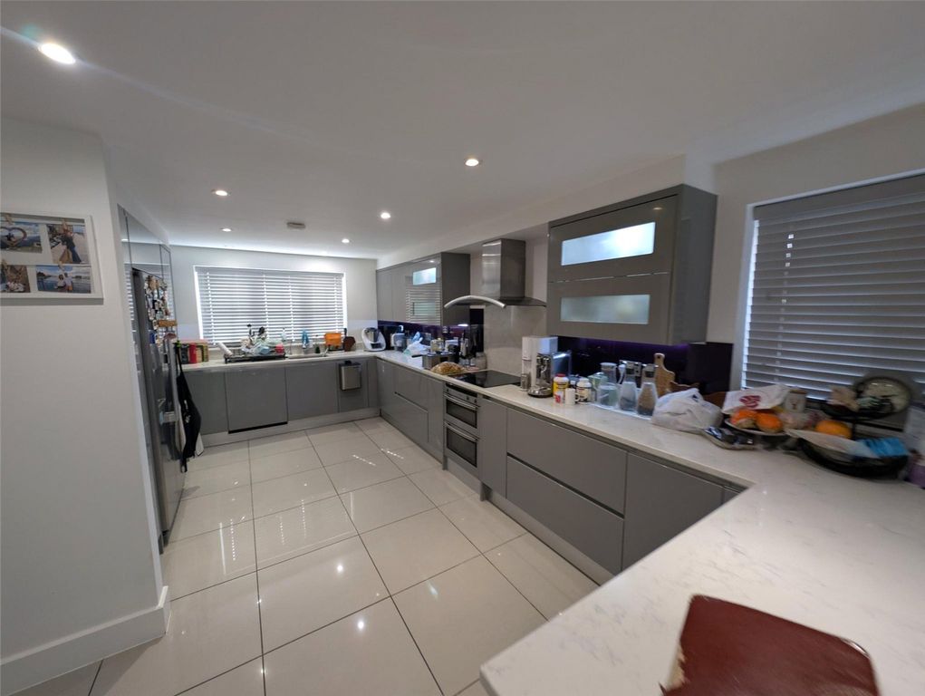 Property photo 3 of 17 Picture No. 15