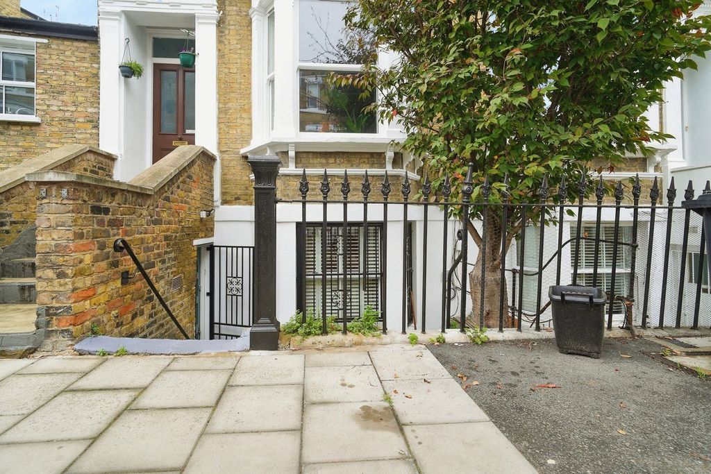 Property photo 1 of 19