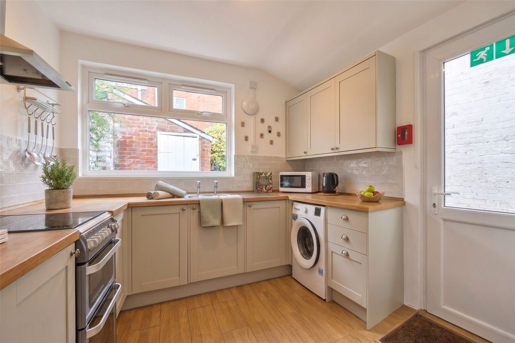 Property photo 3 of 12 Kitchen