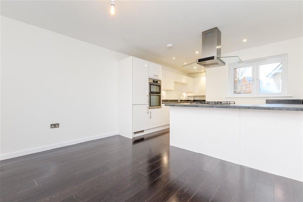 Property photo 3 of 14 Dining Area