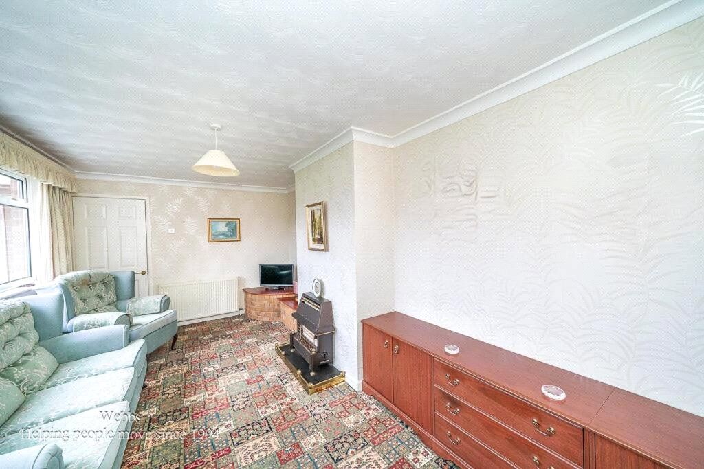 Property photo 3 of 18 Lounge