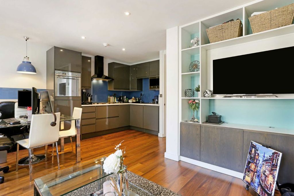 Property photo 2 of 6