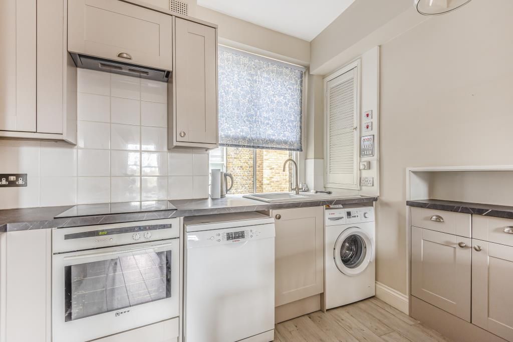 Property photo 2 of 10 Kitchen