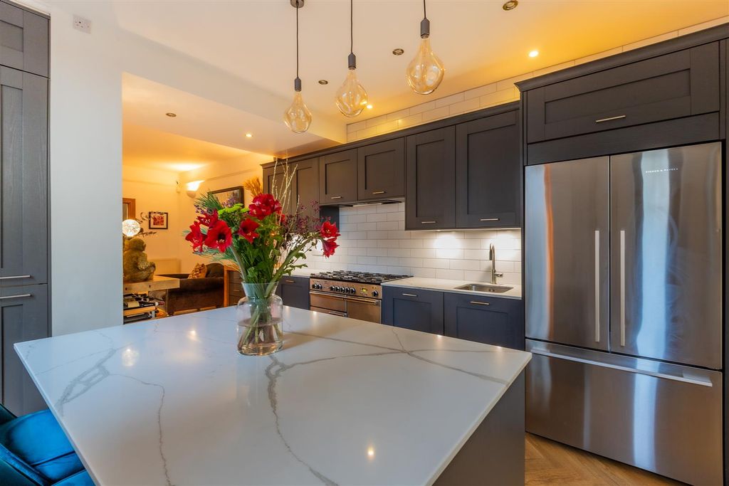 Property photo 3 of 27 196-27.Jpg