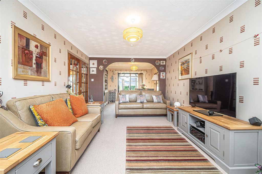 Property photo 3 of 35 Untitled (4 Of 1).Jpg