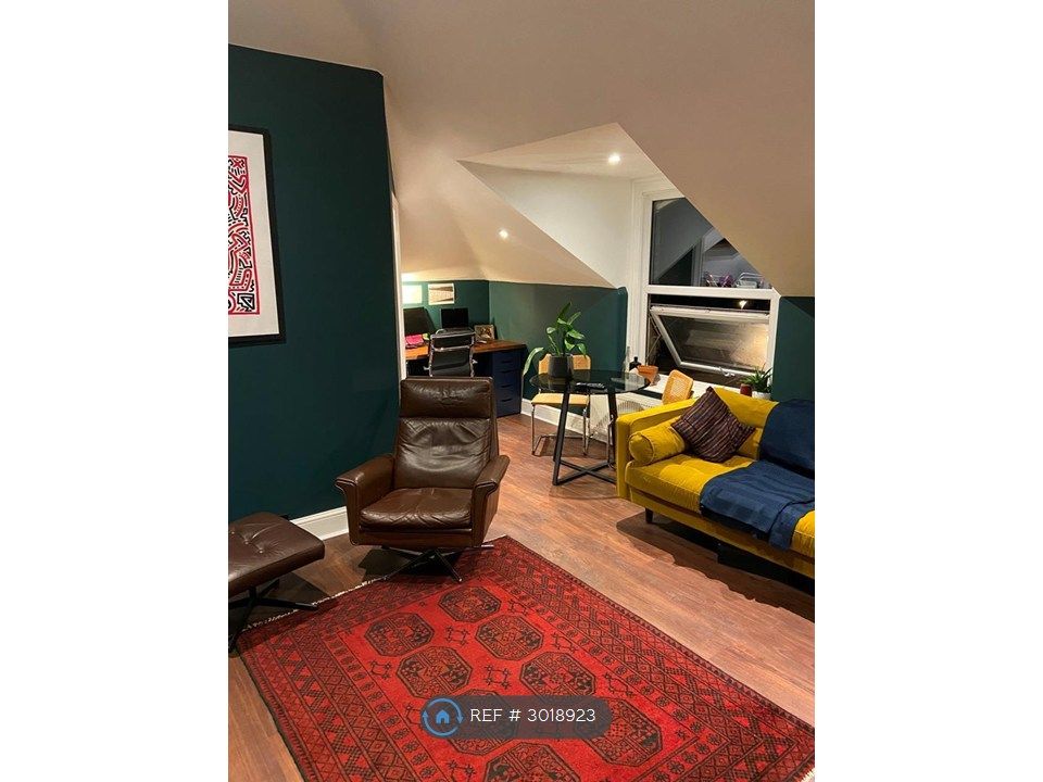 Property photo 1 of 10 Lounge/Office