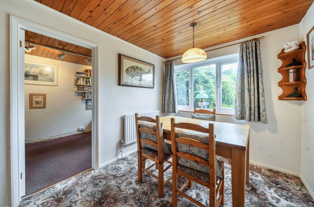 Property photo 3 of 24 1472175-7-6A2Aa7F...