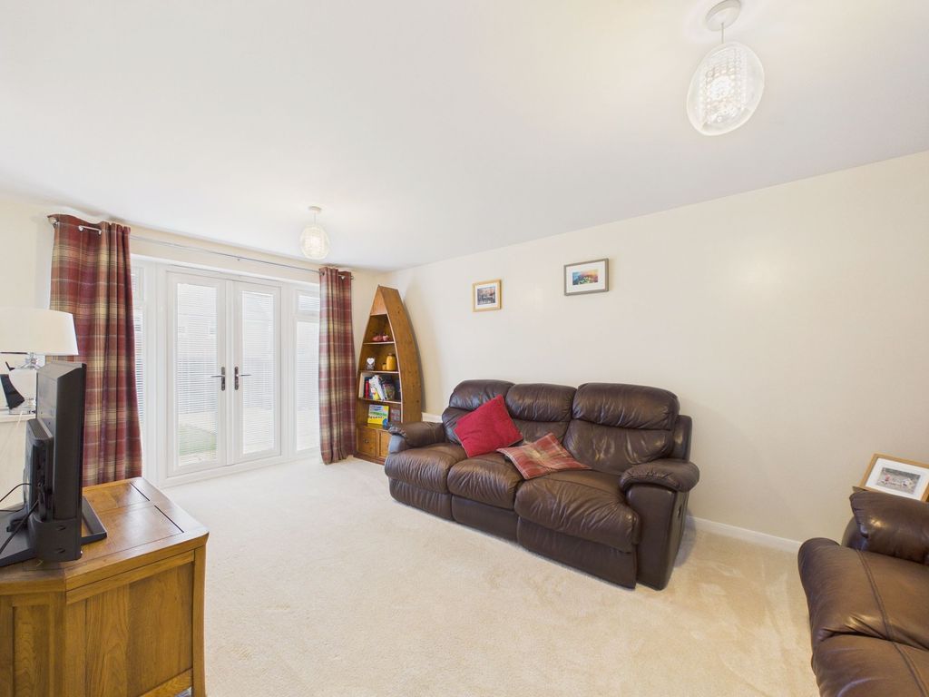Property photo 2 of 12 Lounge