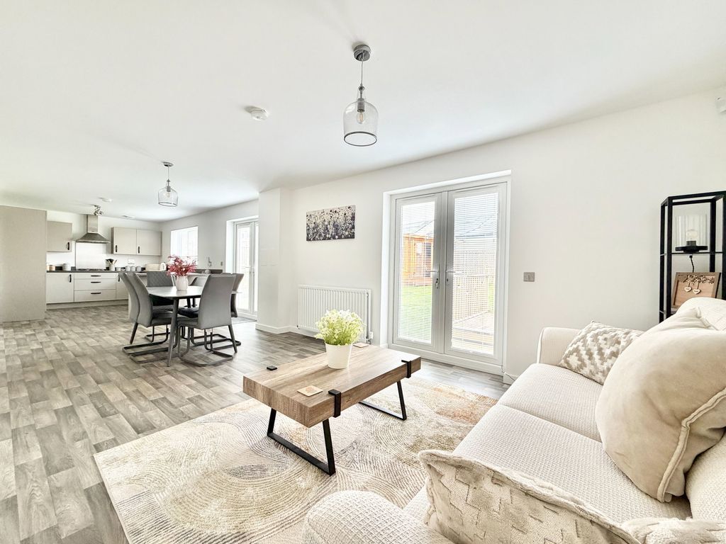 Property photo 2 of 40