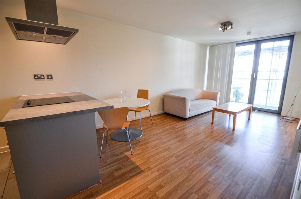 Property photo 1 of 7 Icona Point