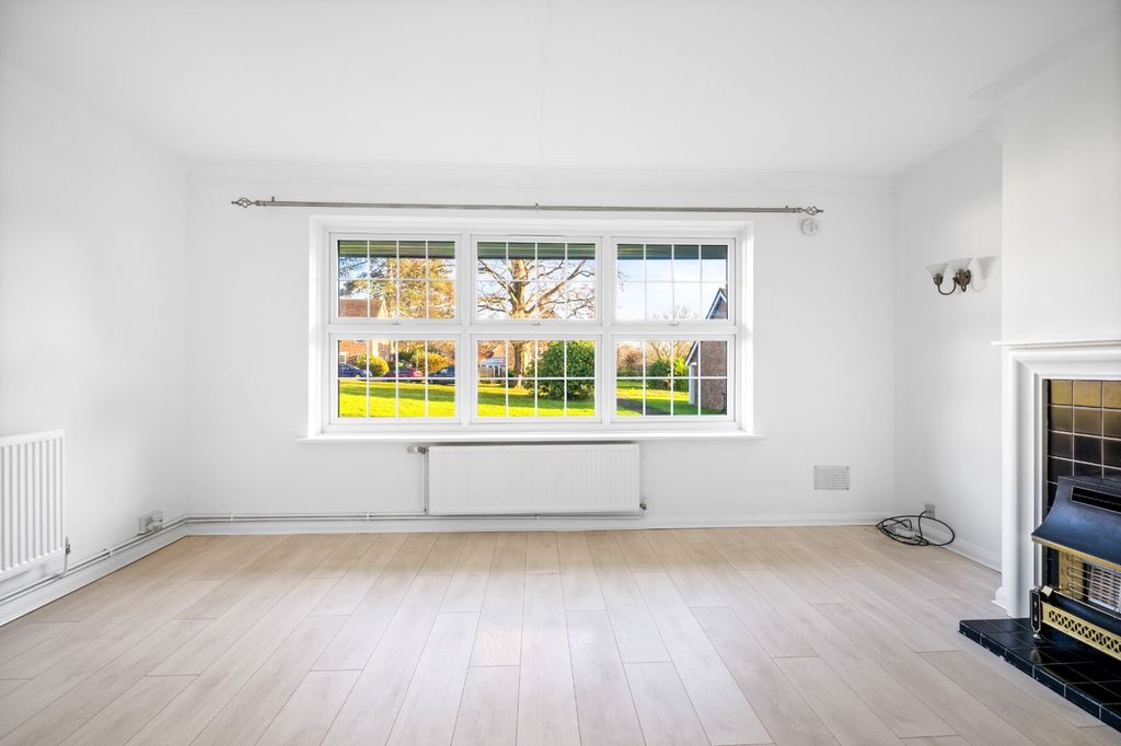 Property photo 3 of 12 Picture No. 02