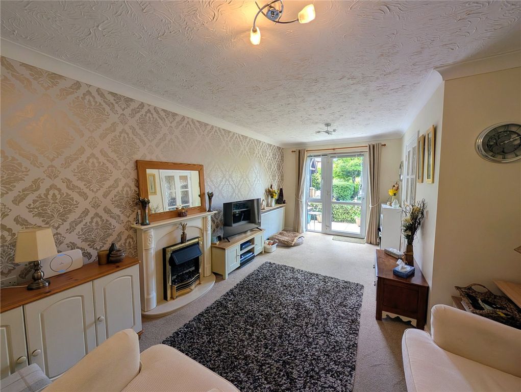 Property photo 2 of 16 Picture No. 17
