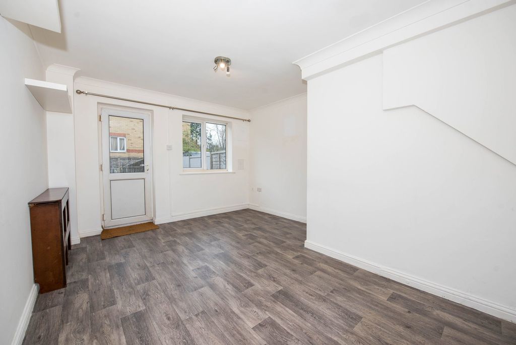 Property photo 3 of 29
