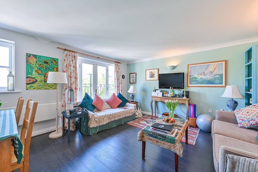 Property photo 2 of 16