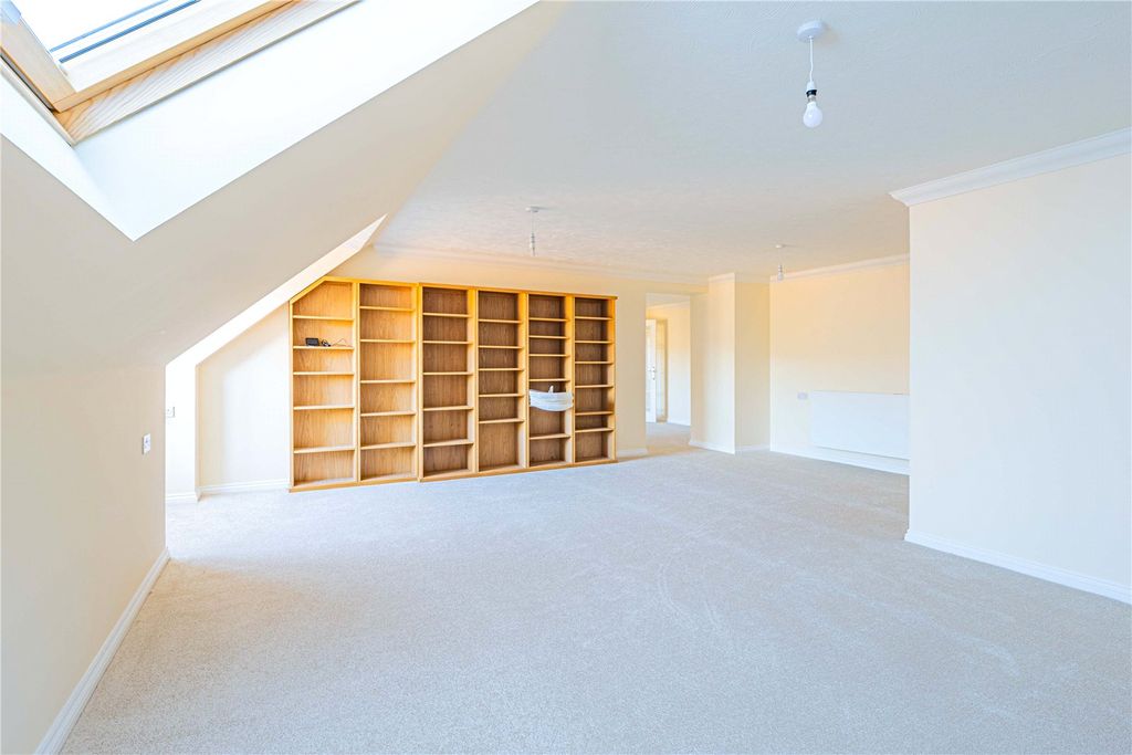 Property photo 3 of 24 Picture No. 23