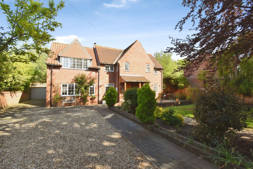 Property photo 1 of 23