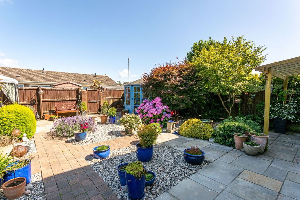 Property photo 2 of 26