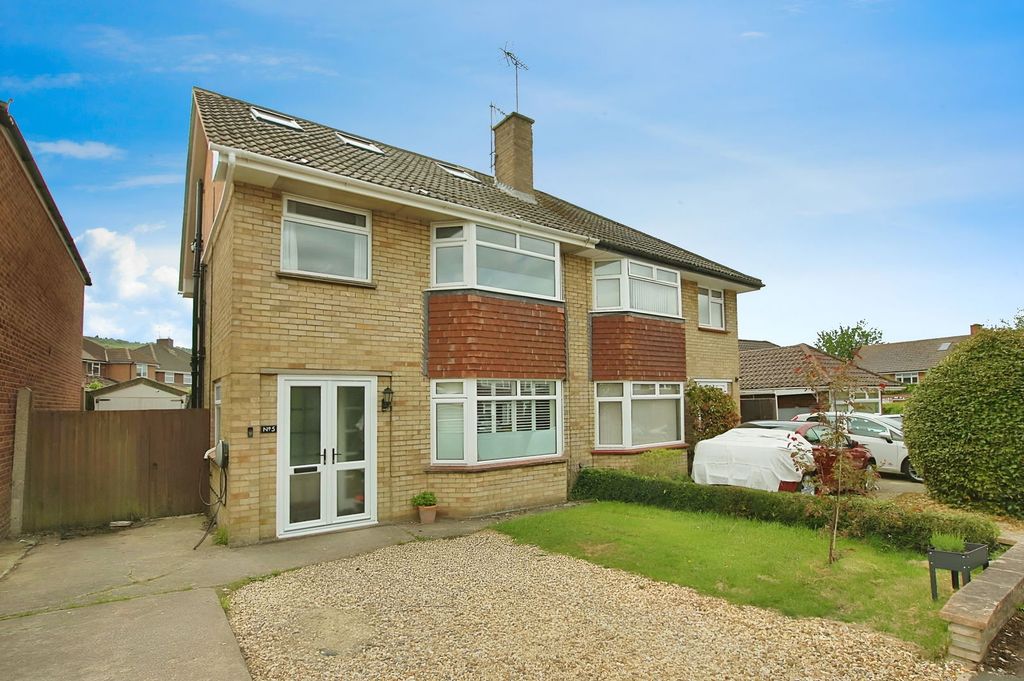 Property photo 2 of 24