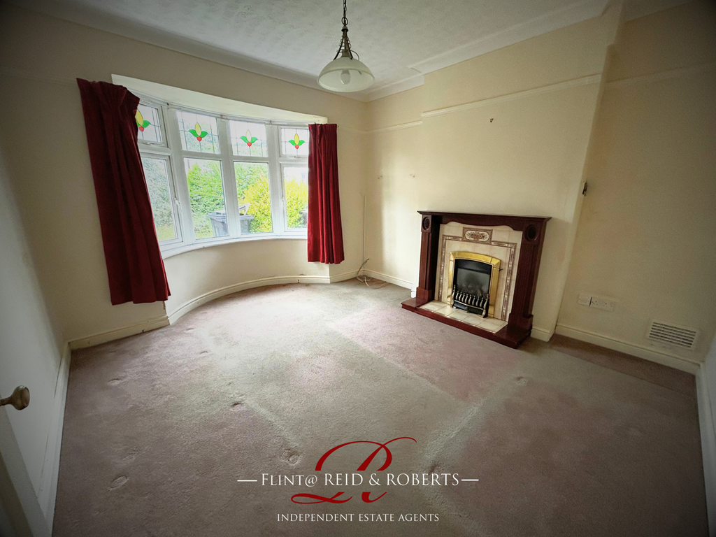Property photo 3 of 14 Living Room
