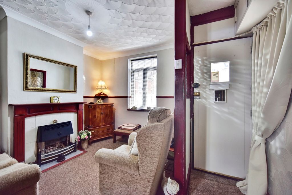 Property photo 3 of 18 Pbox-Img.Jpg