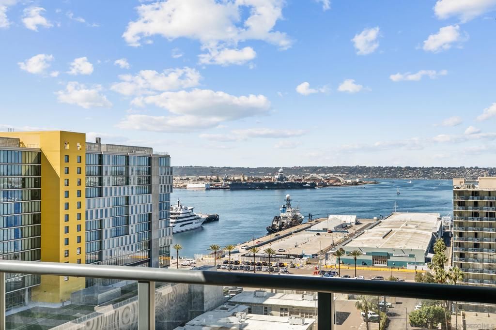 Property photo 2 of 39