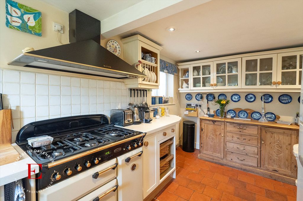 Property photo 2 of 30