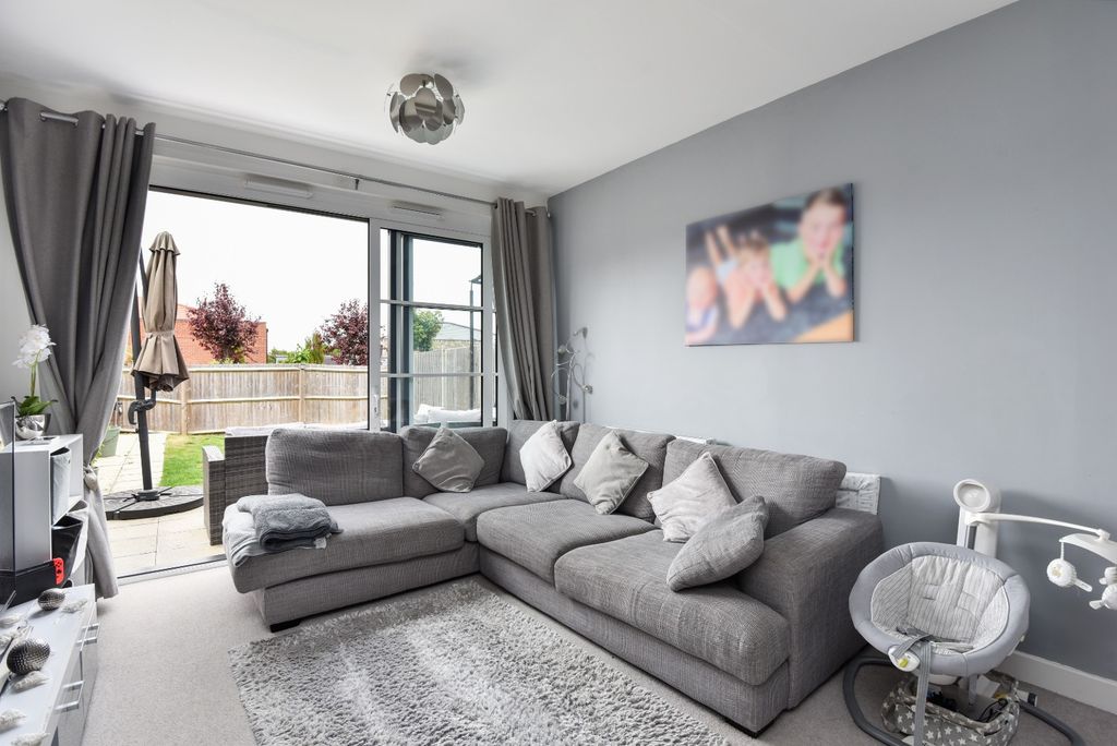 Property photo 3 of 17 4276955