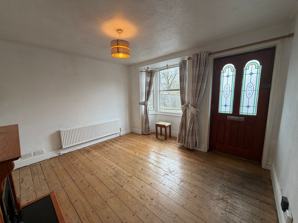 Property photo 2 of 12 Lounge