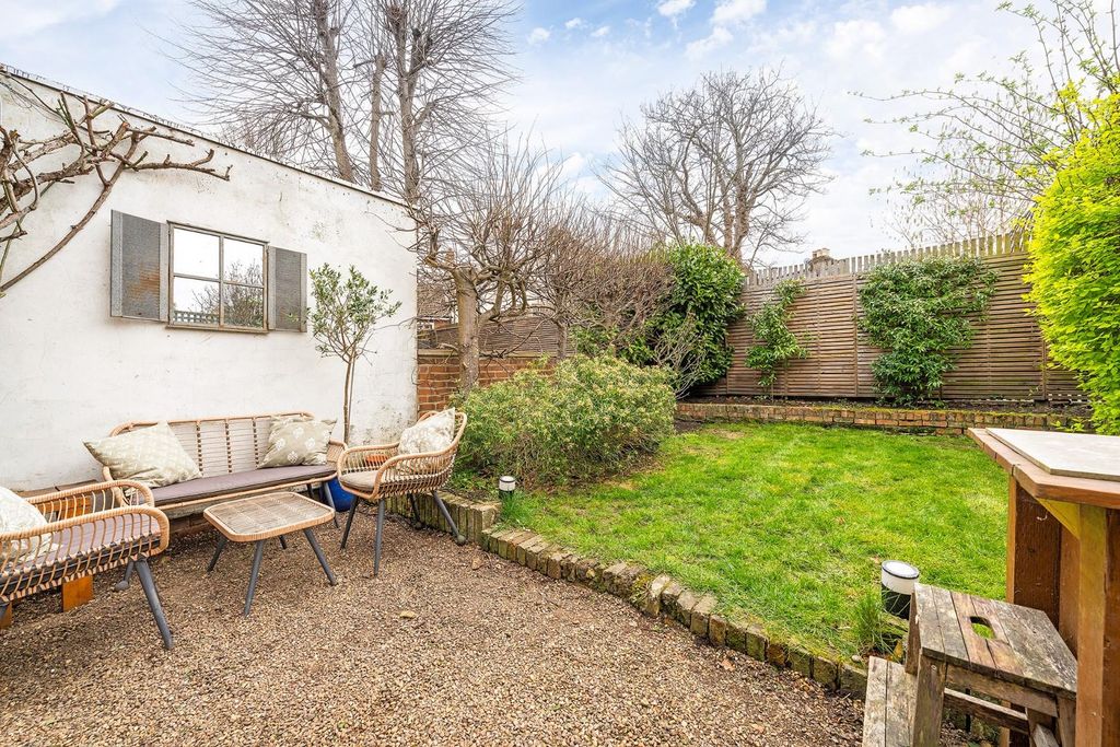 Property photo 2 of 15 Garden (2).Jpg