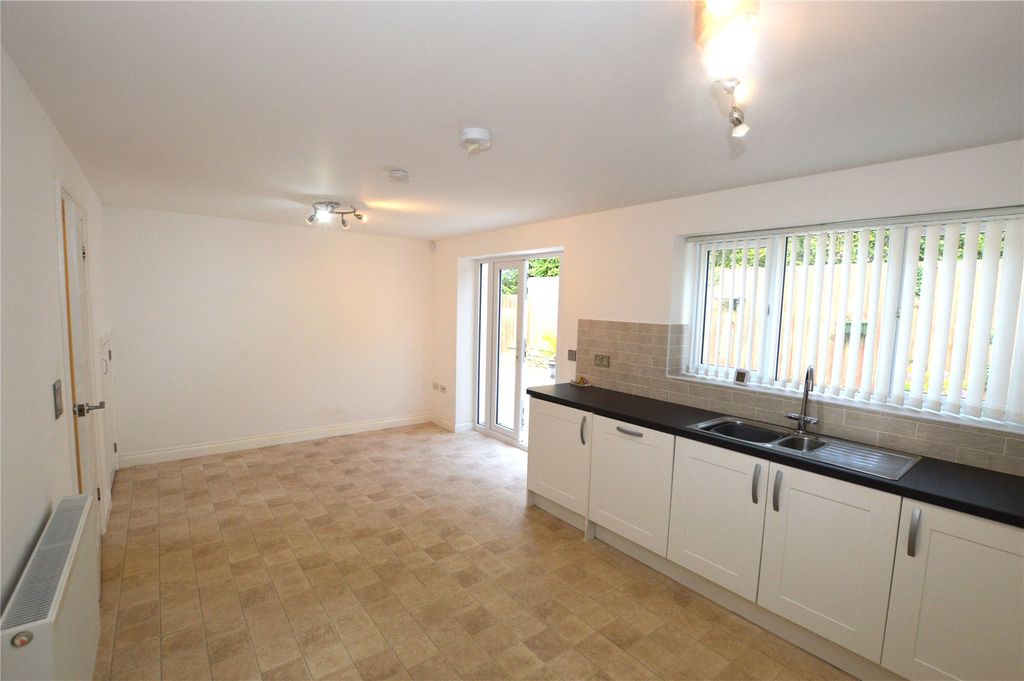 Property photo 3 of 18 Picture No. 16